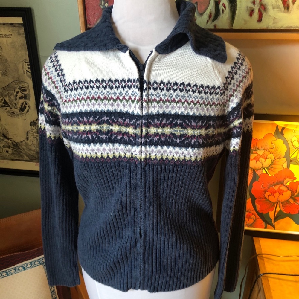 Tiara International sweater